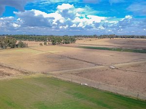 17.9 ha Farm in Zesfontein AH