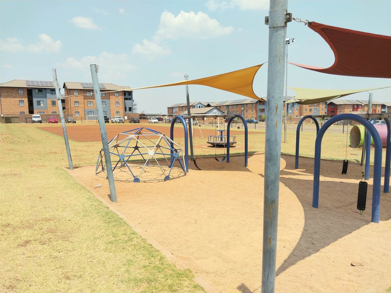 2 Bed Apartment in Katlehong photo number 14