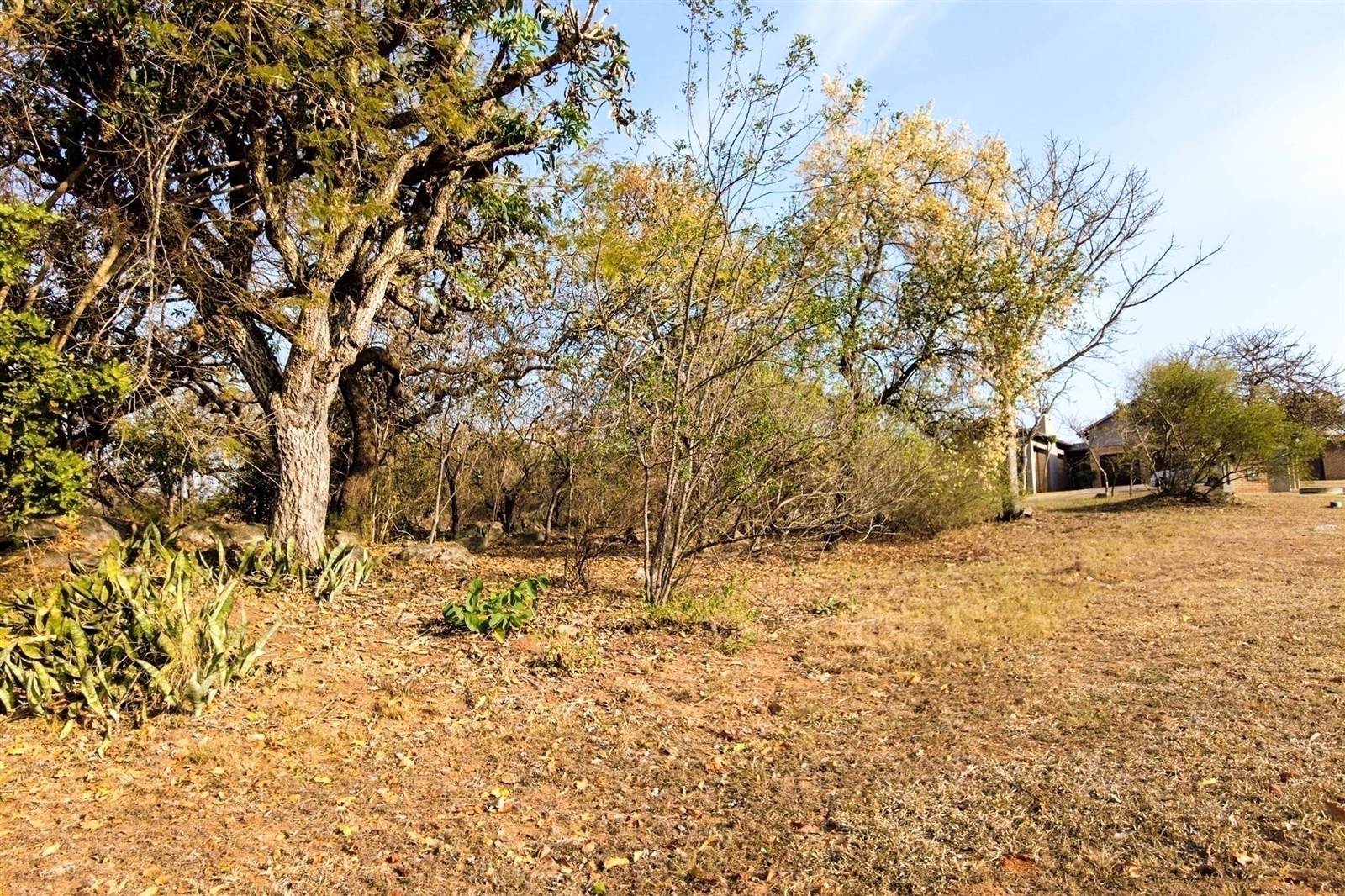 1372 m² Land available in Sonheuwel photo number 9