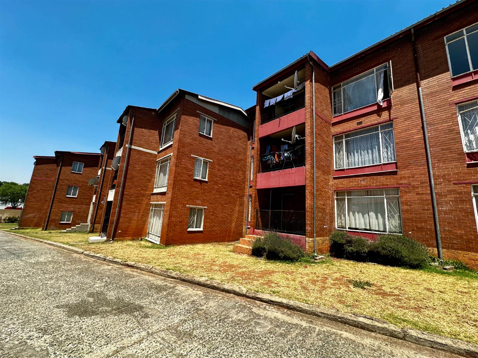 2 Bed Apartment in West Turffontein photo number 1