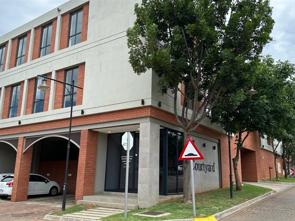 100  m² Commercial space in Heritage Hill
