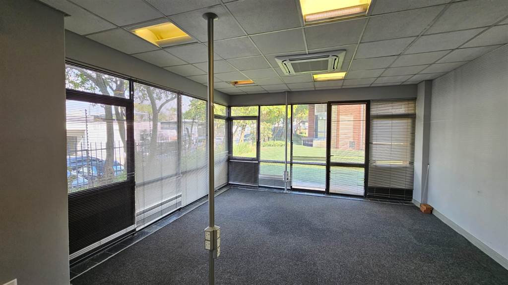 505  m² Office Space in Bedfordview photo number 8