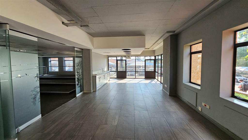505  m² Office Space in Bedfordview photo number 14