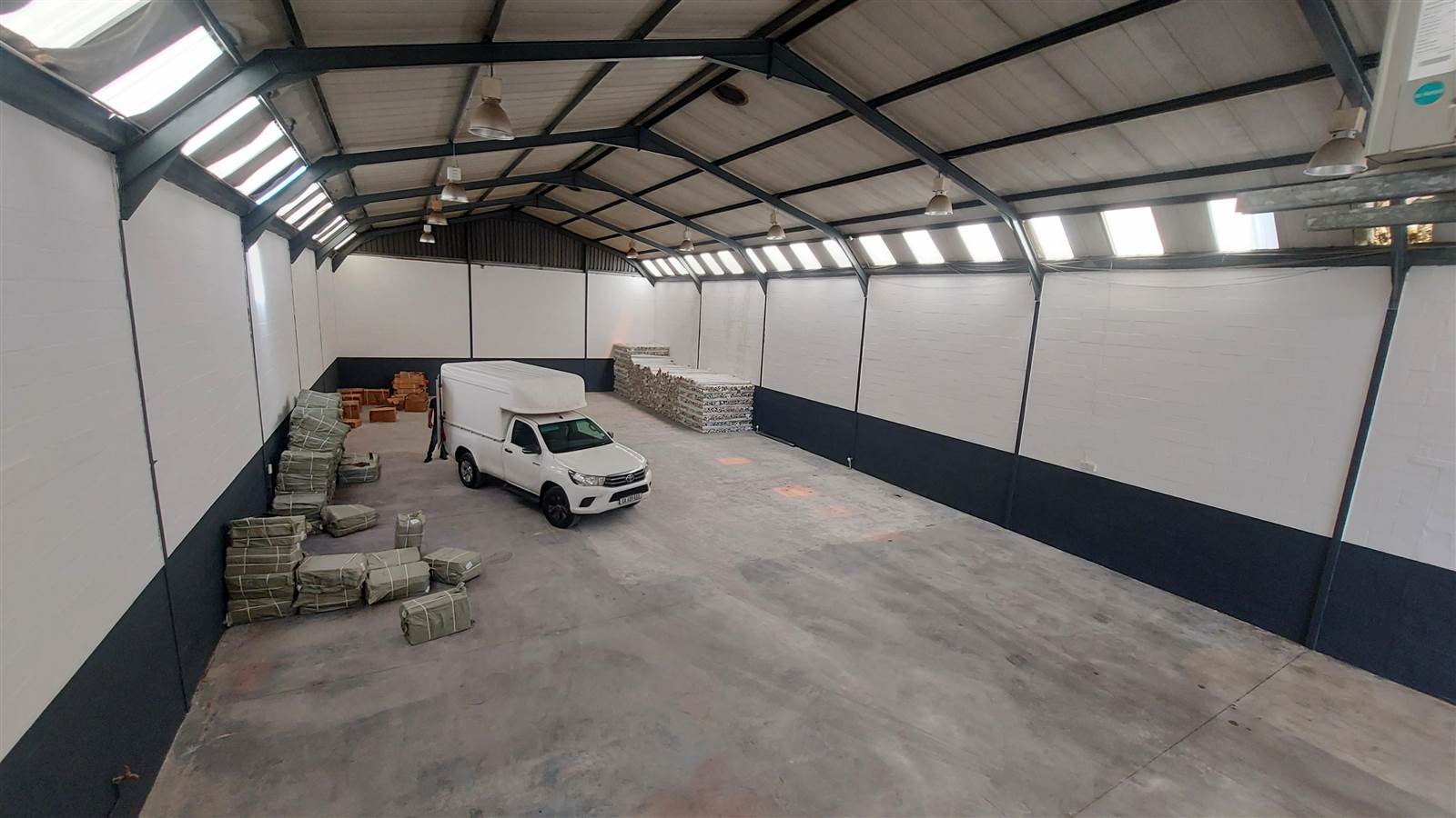 440  m² Industrial space in Montague Gardens photo number 2