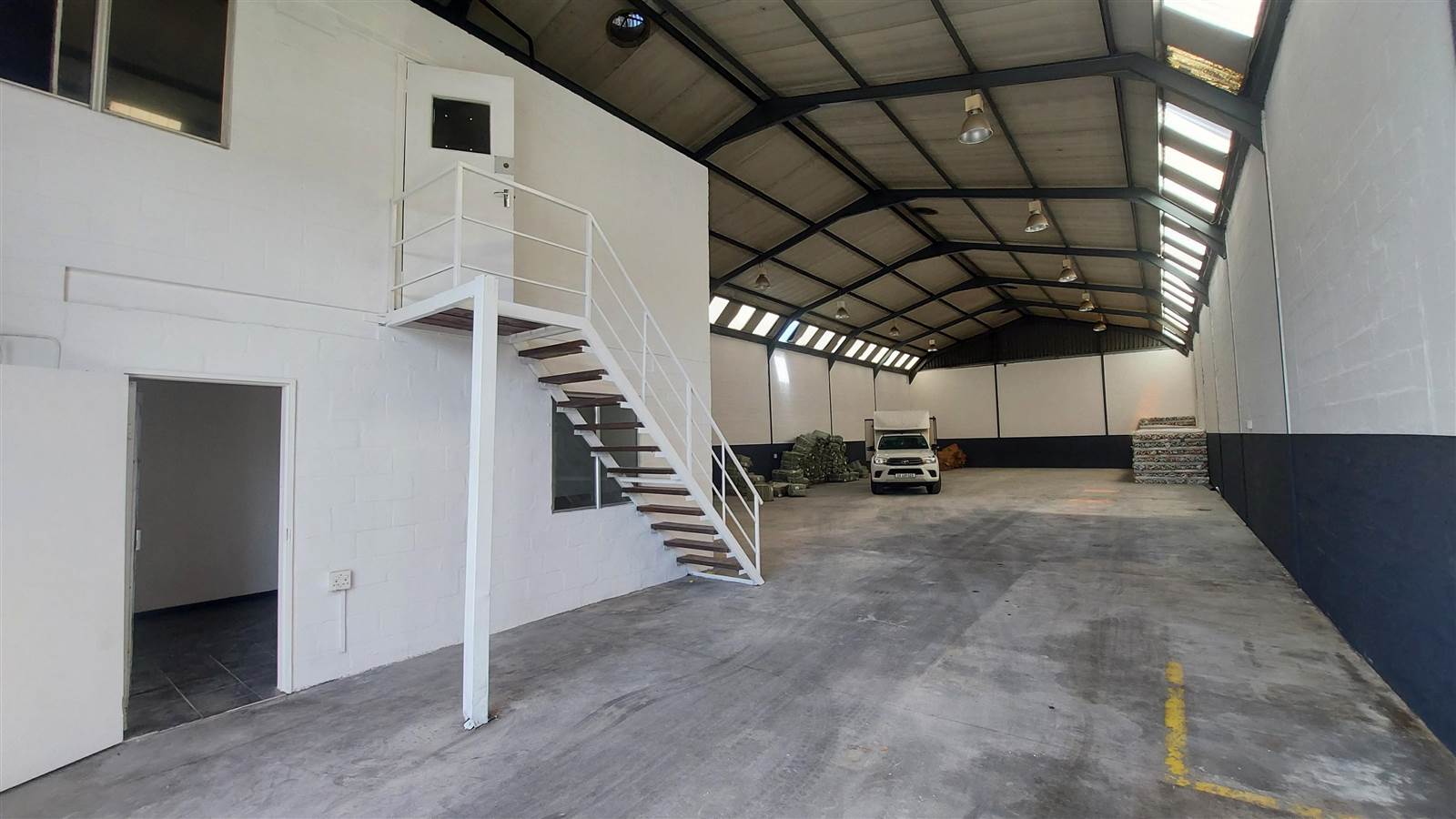 440  m² Industrial space in Montague Gardens photo number 5