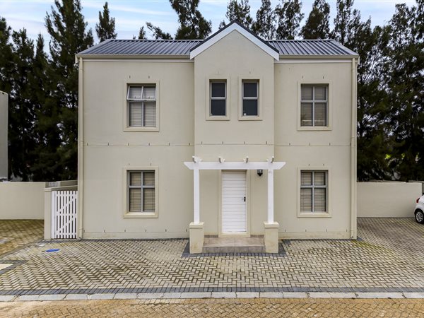 4 Bedroom Townhouse 4 Bedroom Townhouse
