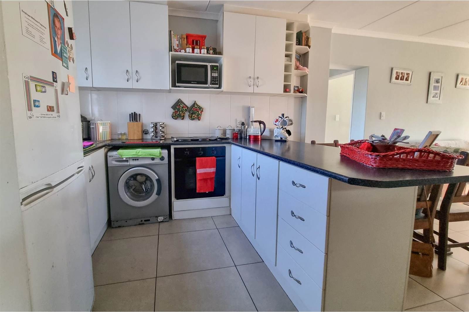 2 Bed Apartment in Vredekloof East photo number 4