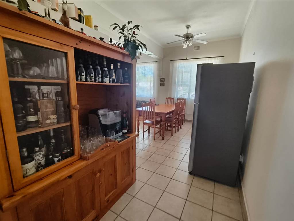 2 Bed House in Ladismith photo number 6