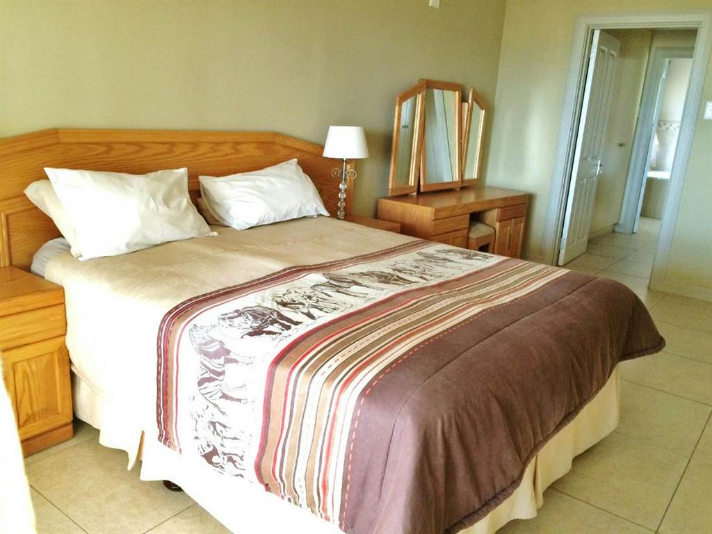 3 Bed Apartment in Jeffreys Bay photo number 14