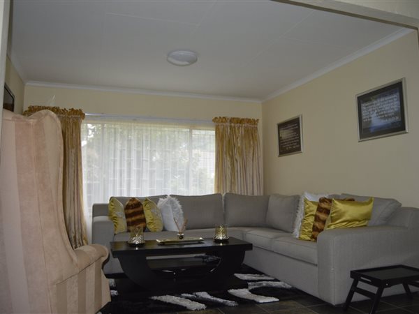 3 Bedroom Townhouse 3 Bedroom Townhouse