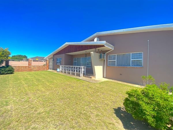 4 Bedroom House 4 Bedroom House