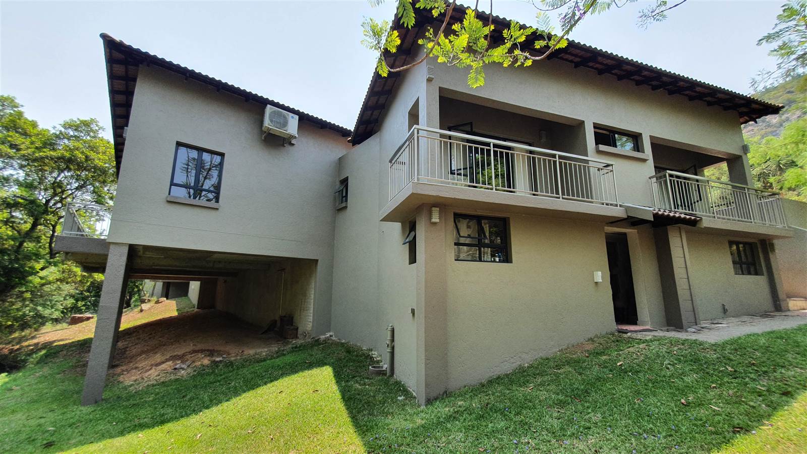 3 Bed House in Nelspruit photo number 2
