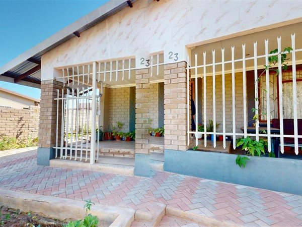 4 Bedroom House 4 Bedroom House