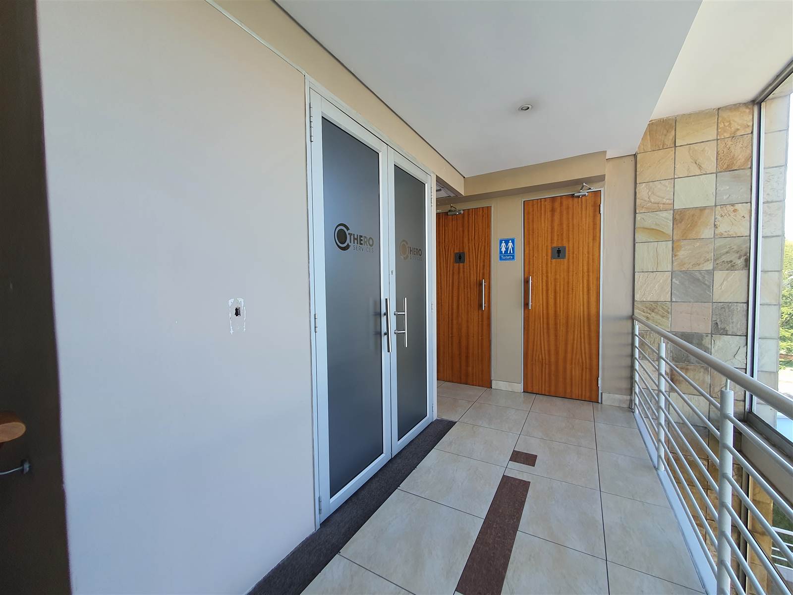 394  m² Commercial space in Greenstone Hill photo number 3