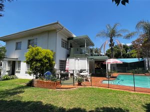 11 Bed House in Eastwood