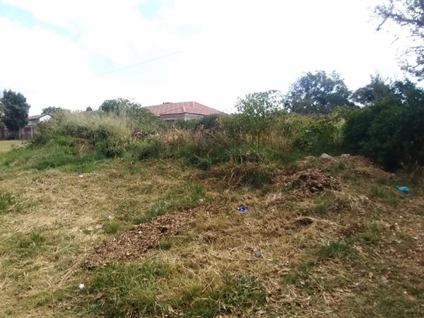 833 m² Land