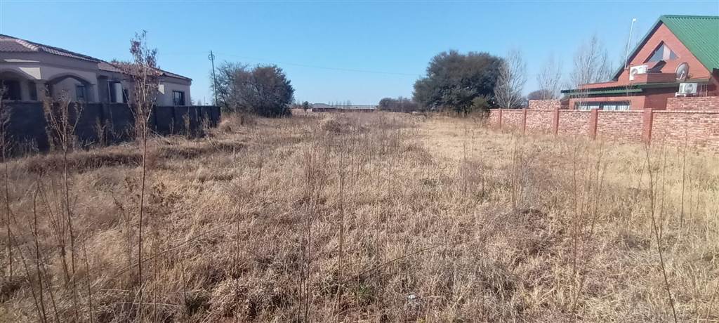 645 m² Land available in Flamwood photo number 2