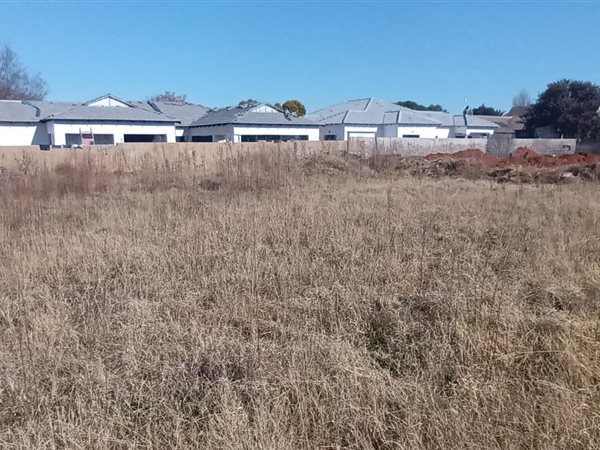 645 m² Land available in Flamwood