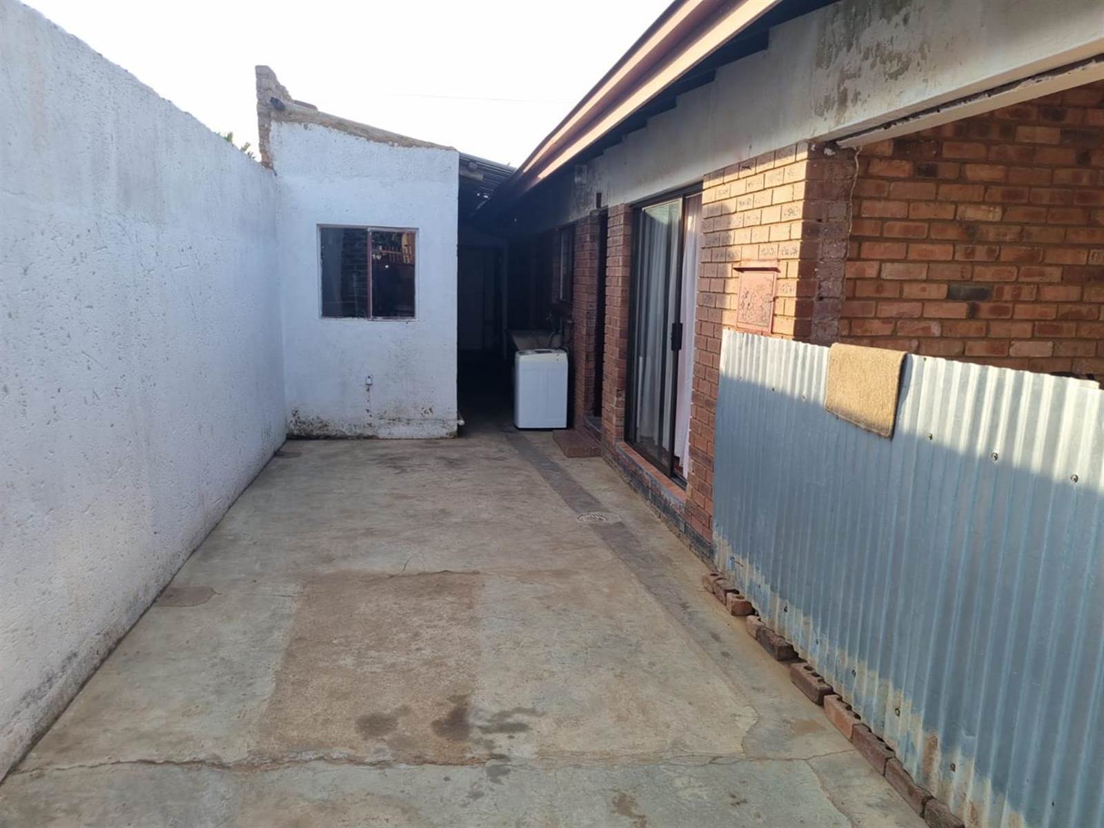 5 Bed House in Mamelodi East photo number 8