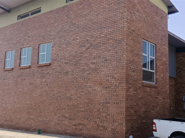 320 m² Commercial space 320 m² Commercial space