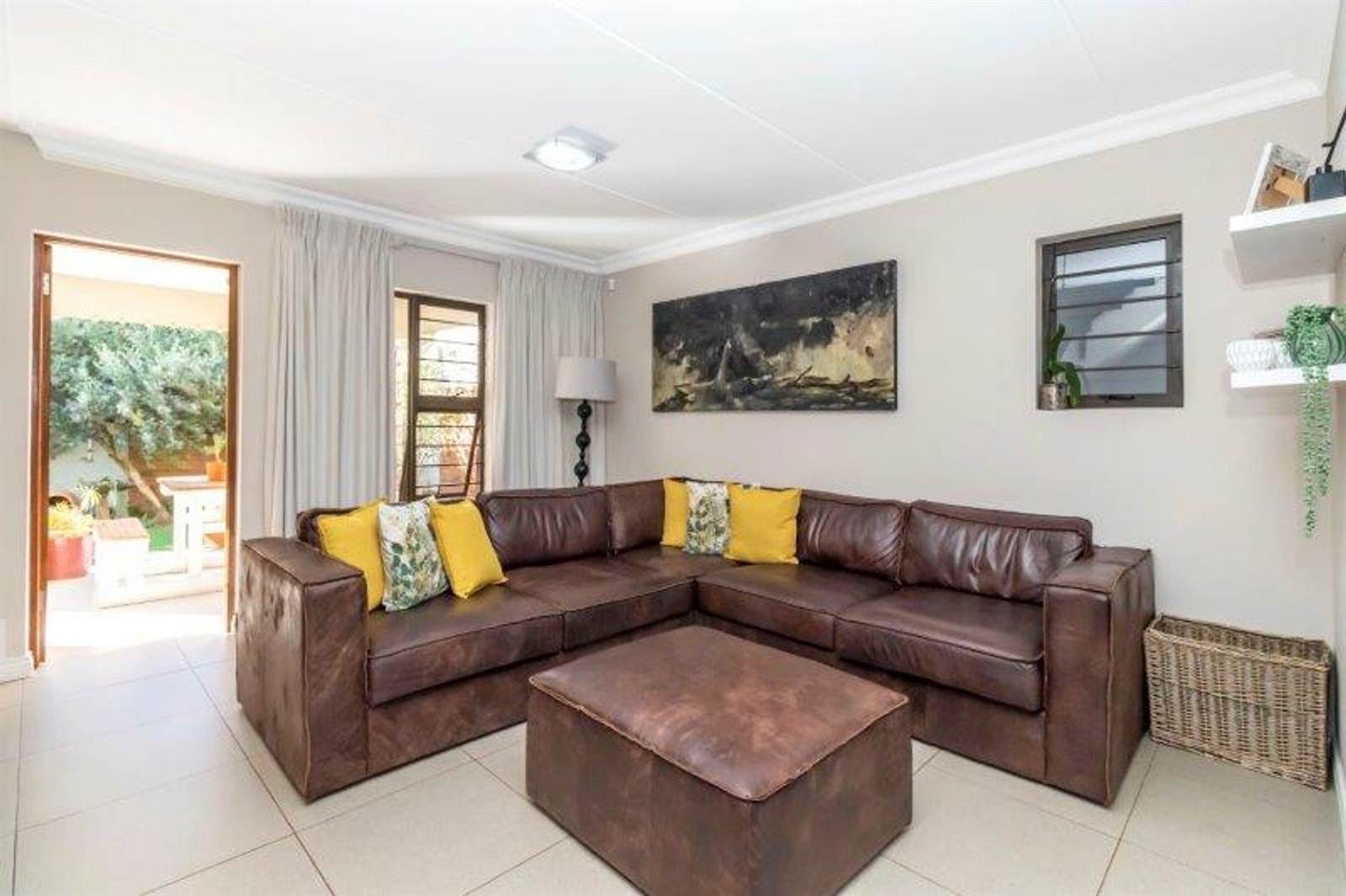 3 Bed Townhouse in Kyalami Hills photo number 8