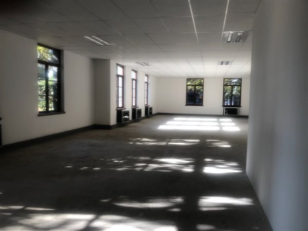 188  m² Commercial space