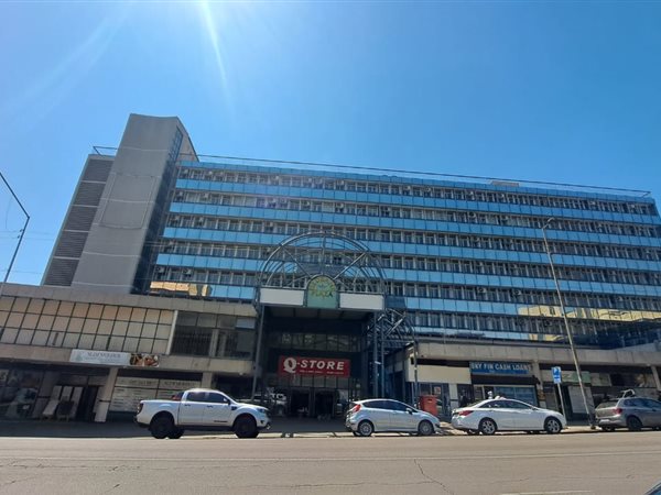 154  m² Retail Space