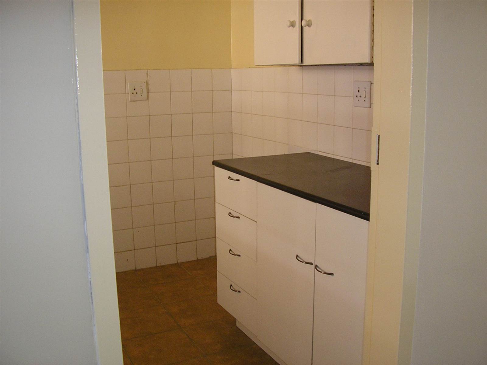 1 Bed Flat in Linden photo number 12