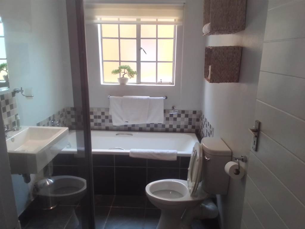 2 Bed Apartment in Middelburg Central photo number 7