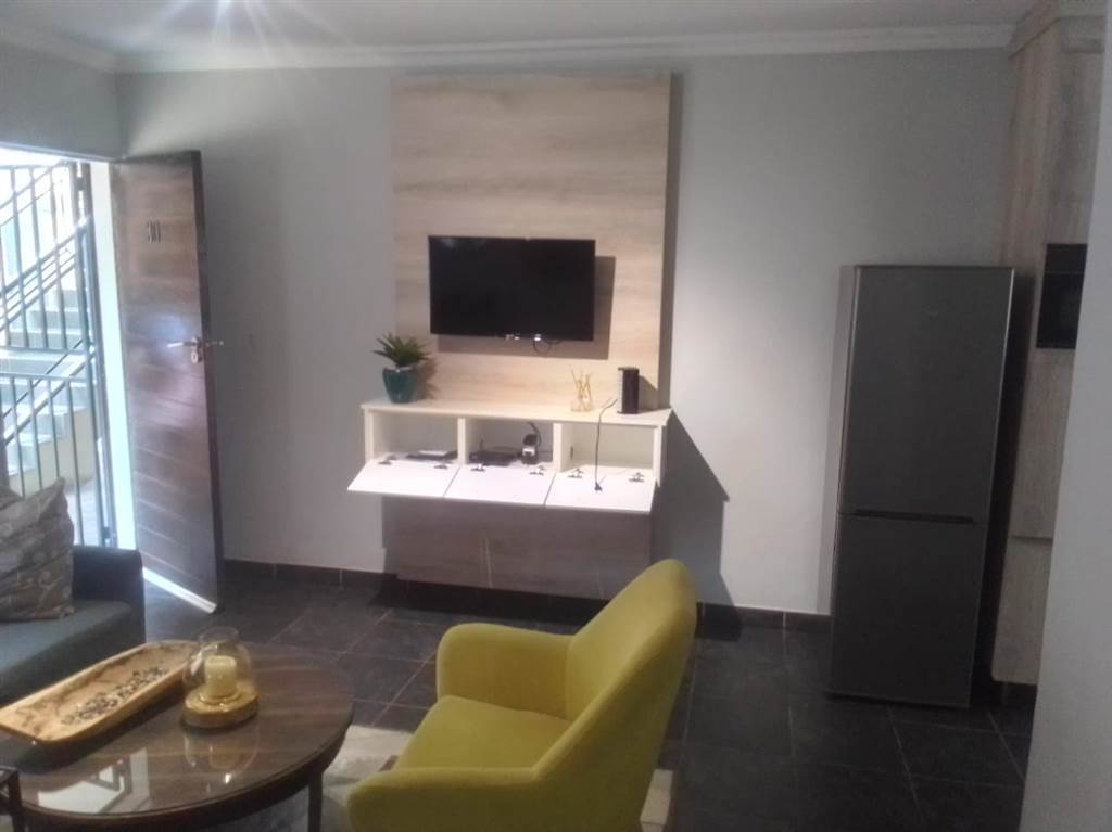 2 Bed Apartment in Middelburg Central photo number 2