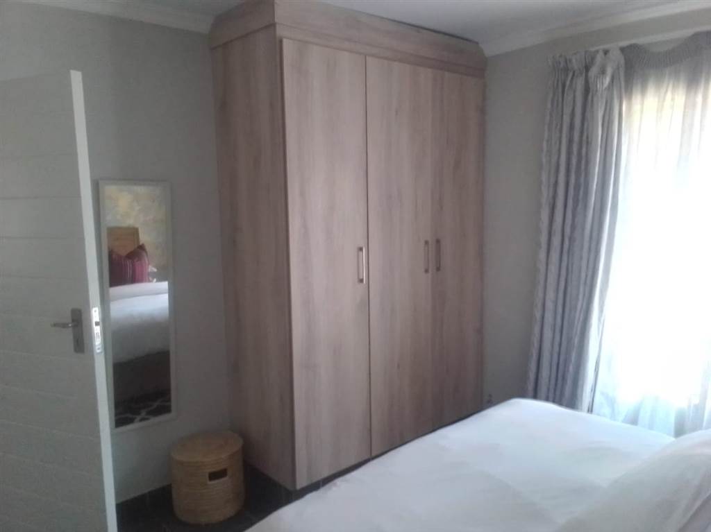 2 Bed Apartment in Middelburg Central photo number 11