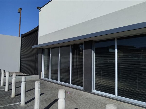 451  m² Commercial space