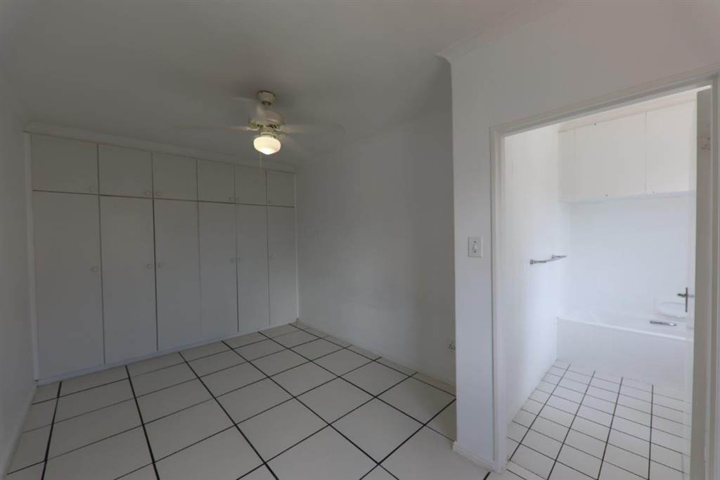 1 Bed Apartment in Fish Hoek photo number 29
