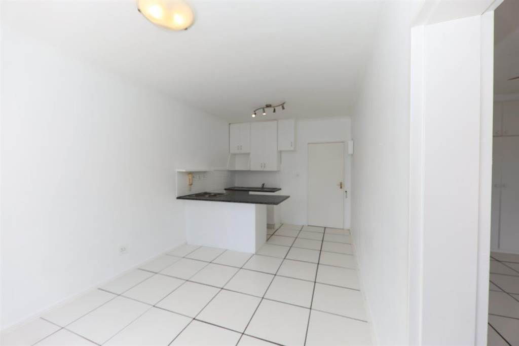 1 Bed Apartment in Fish Hoek photo number 24