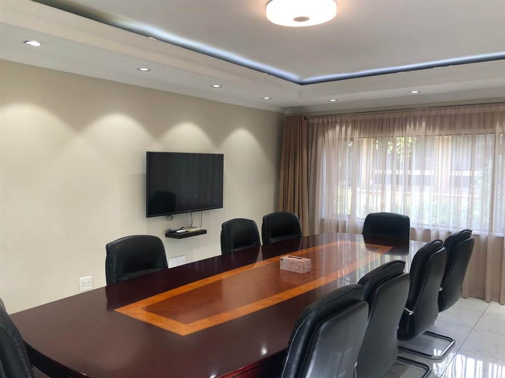 501  m² Commercial space in Woodmead photo number 9