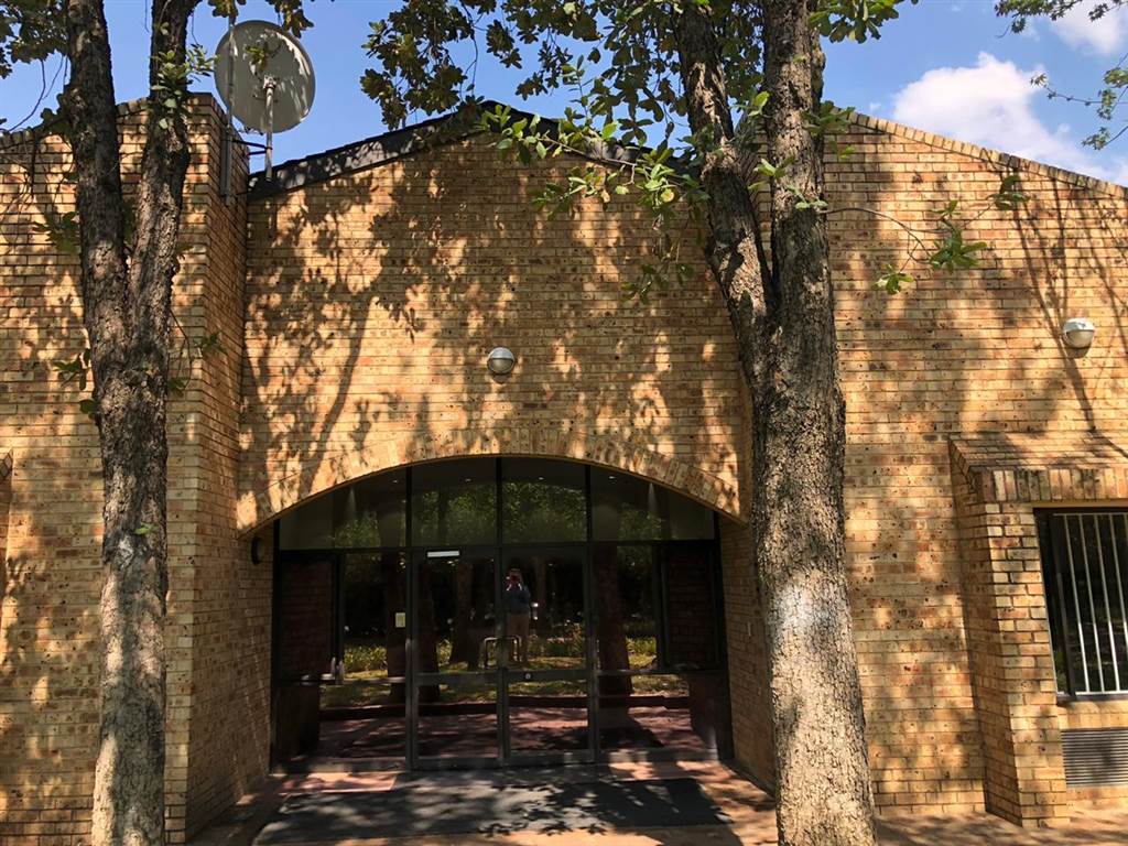 501  m² Commercial space in Woodmead photo number 1