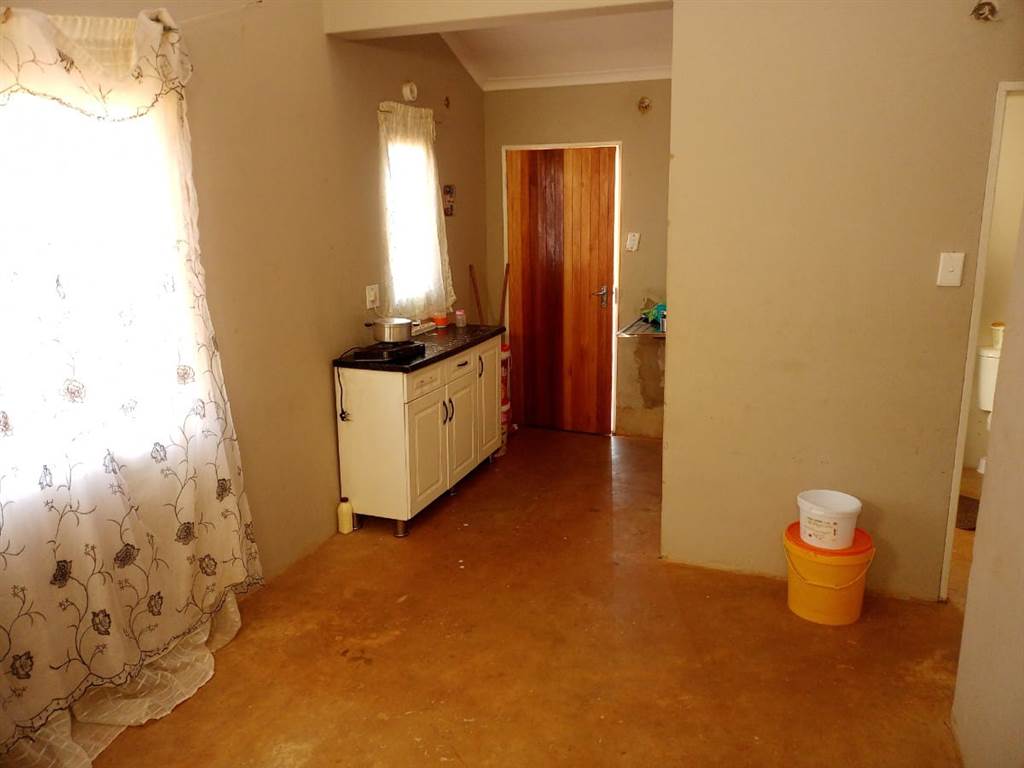 2 Bed House in Savanna City photo number 2