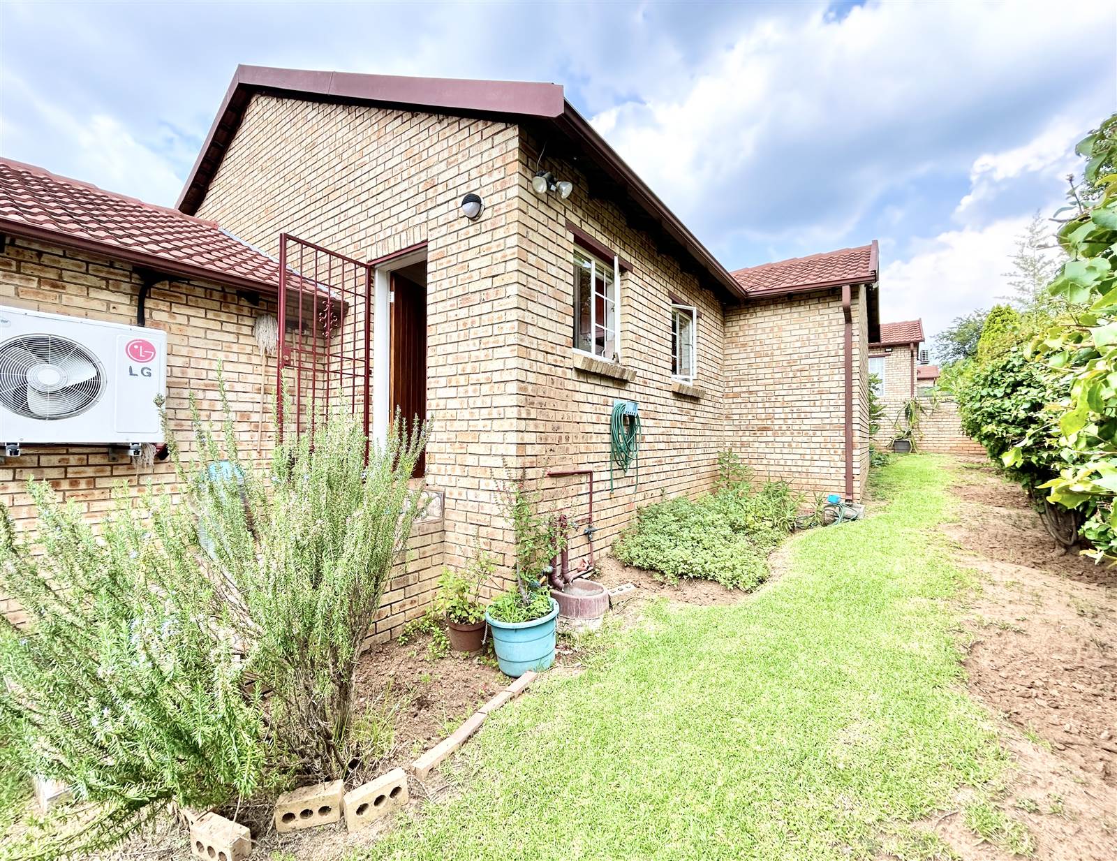 3 Bed Simplex in Kyalami Hills photo number 7