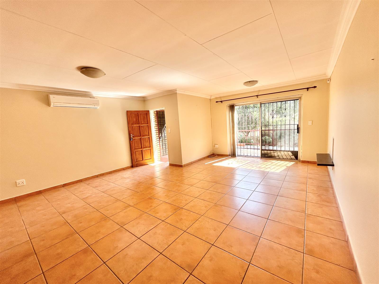 3 Bed Simplex in Kyalami Hills photo number 15