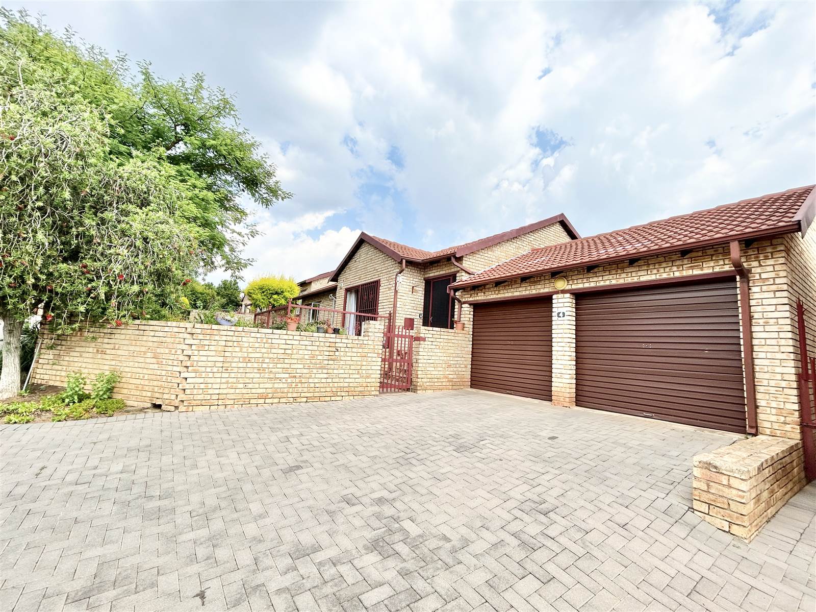 3 Bed Simplex in Kyalami Hills photo number 5