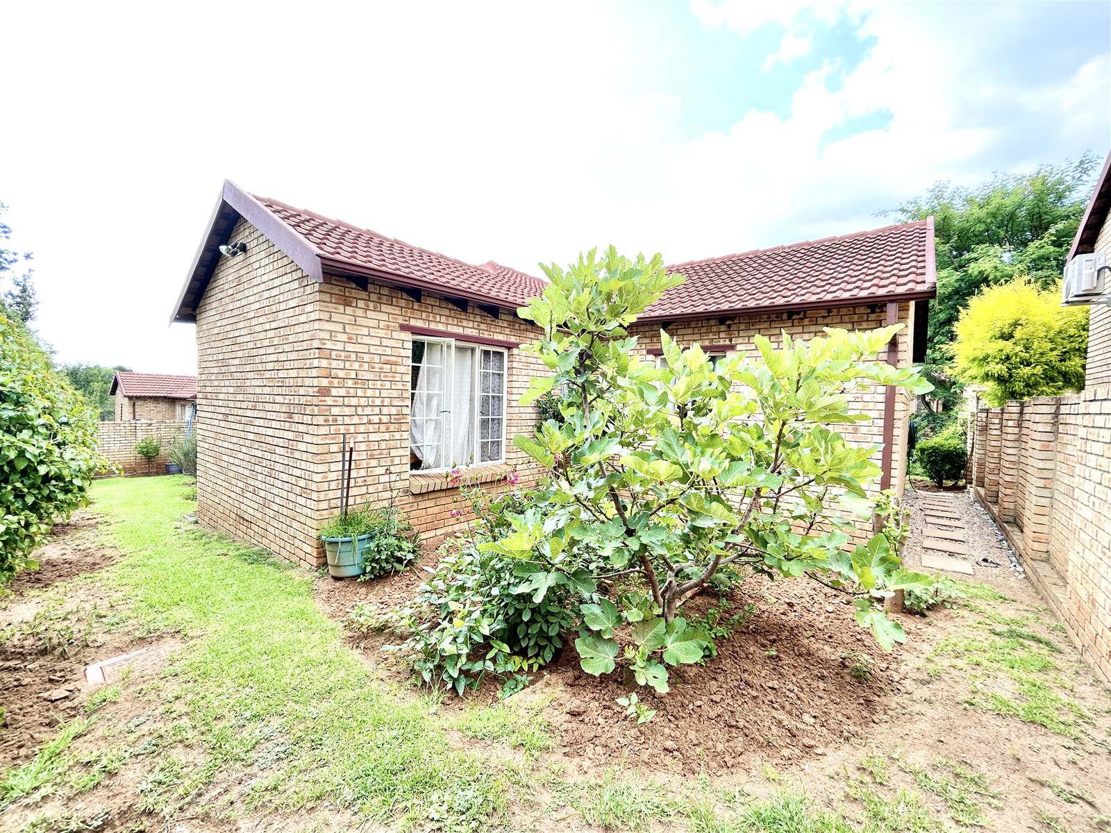 3 Bed Simplex in Kyalami Hills photo number 8