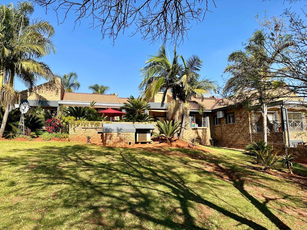 4 Bed House in Mooikloof Equestrian Estate photo number 20