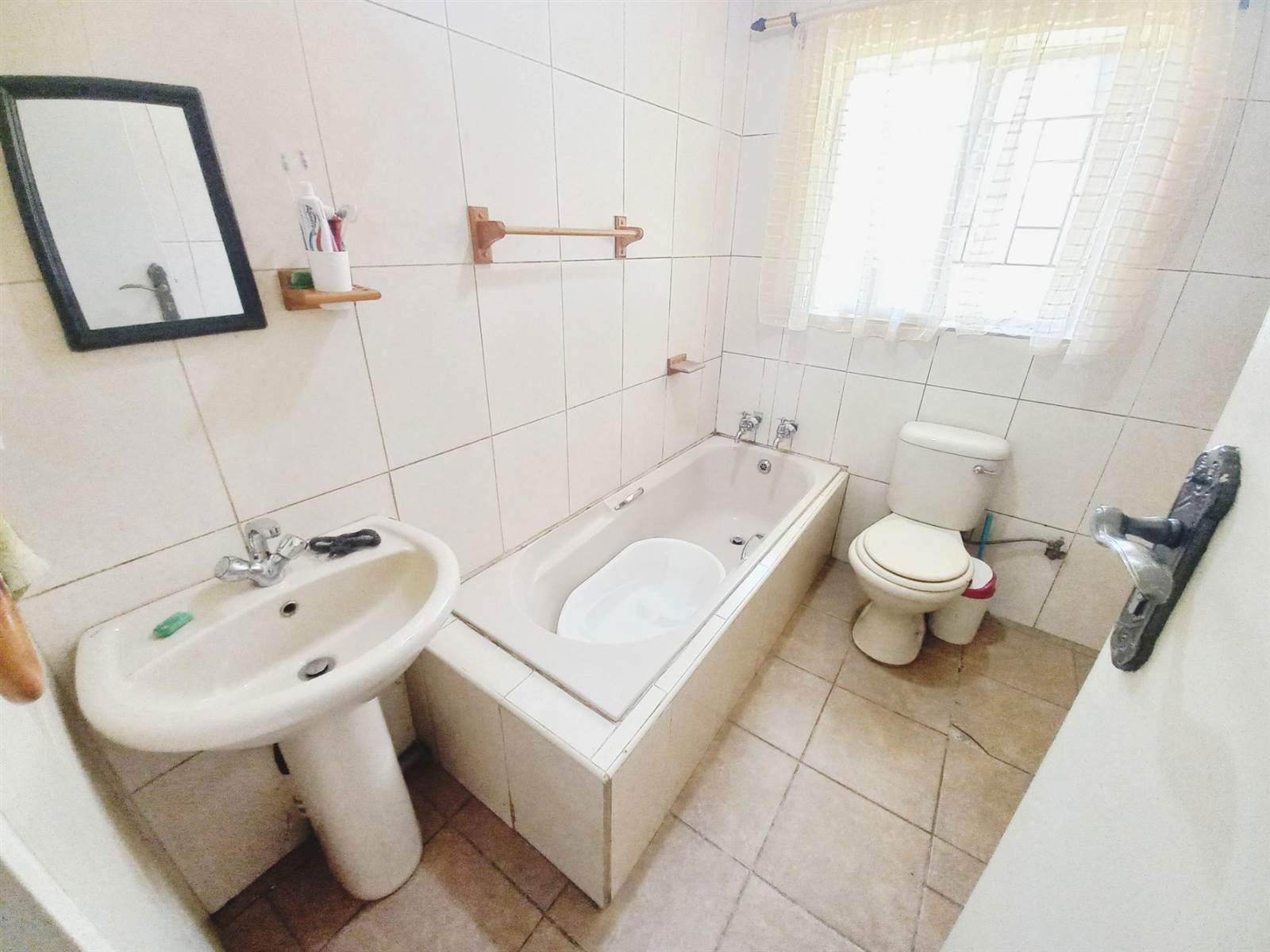 3 Bed House in Dalpark Ext 6 photo number 8