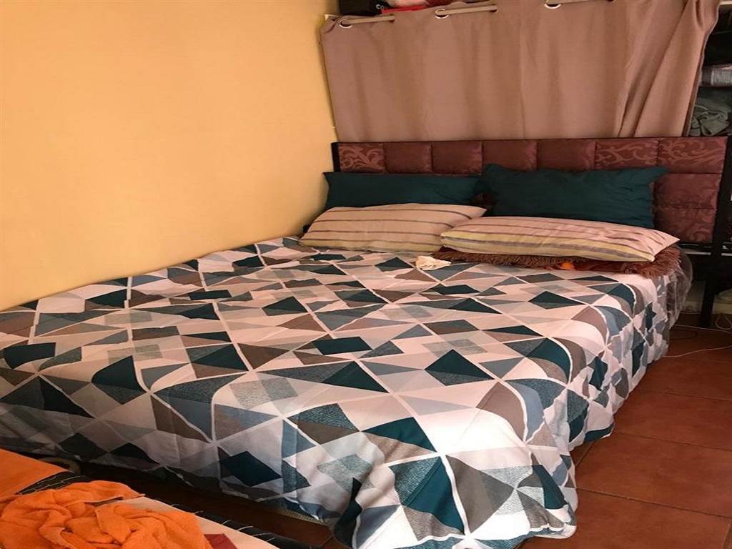 2 Bed Apartment in Pretoria West photo number 7