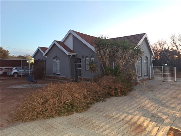 3 Bedroom House 3 Bedroom House