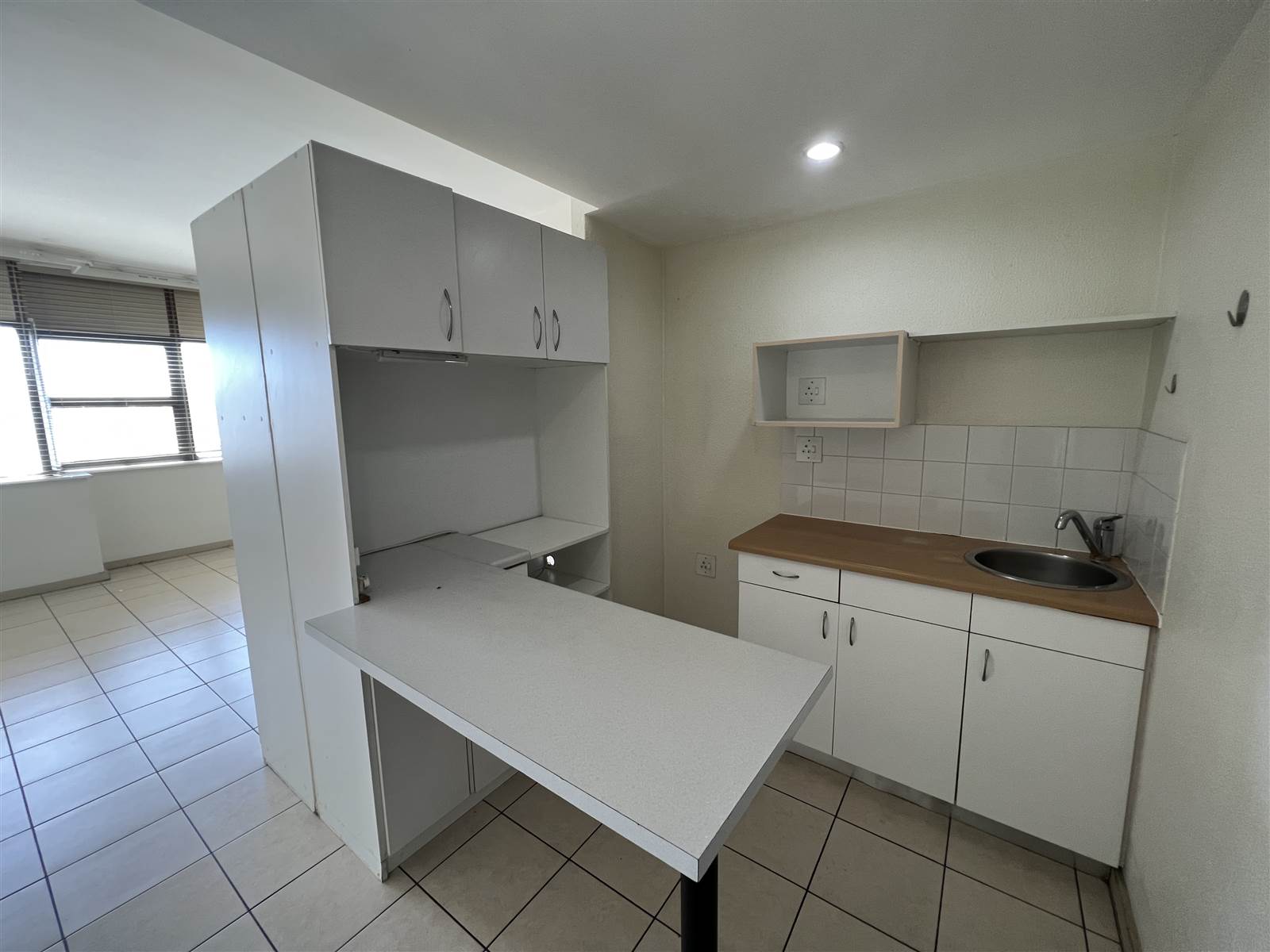 0.5 Bed House in Bellville Central photo number 2