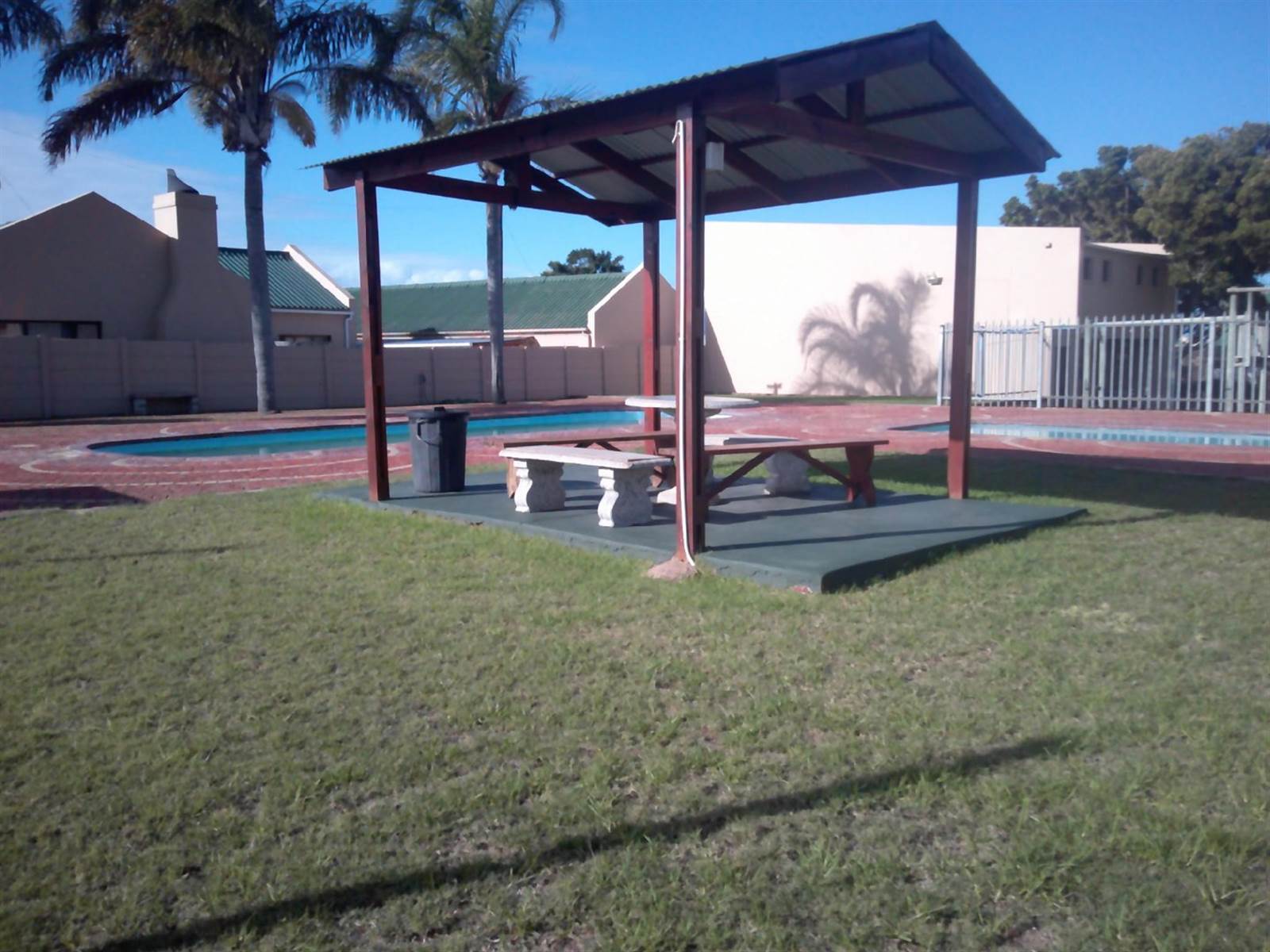 3 Bed Townhouse in Stilbaai photo number 12