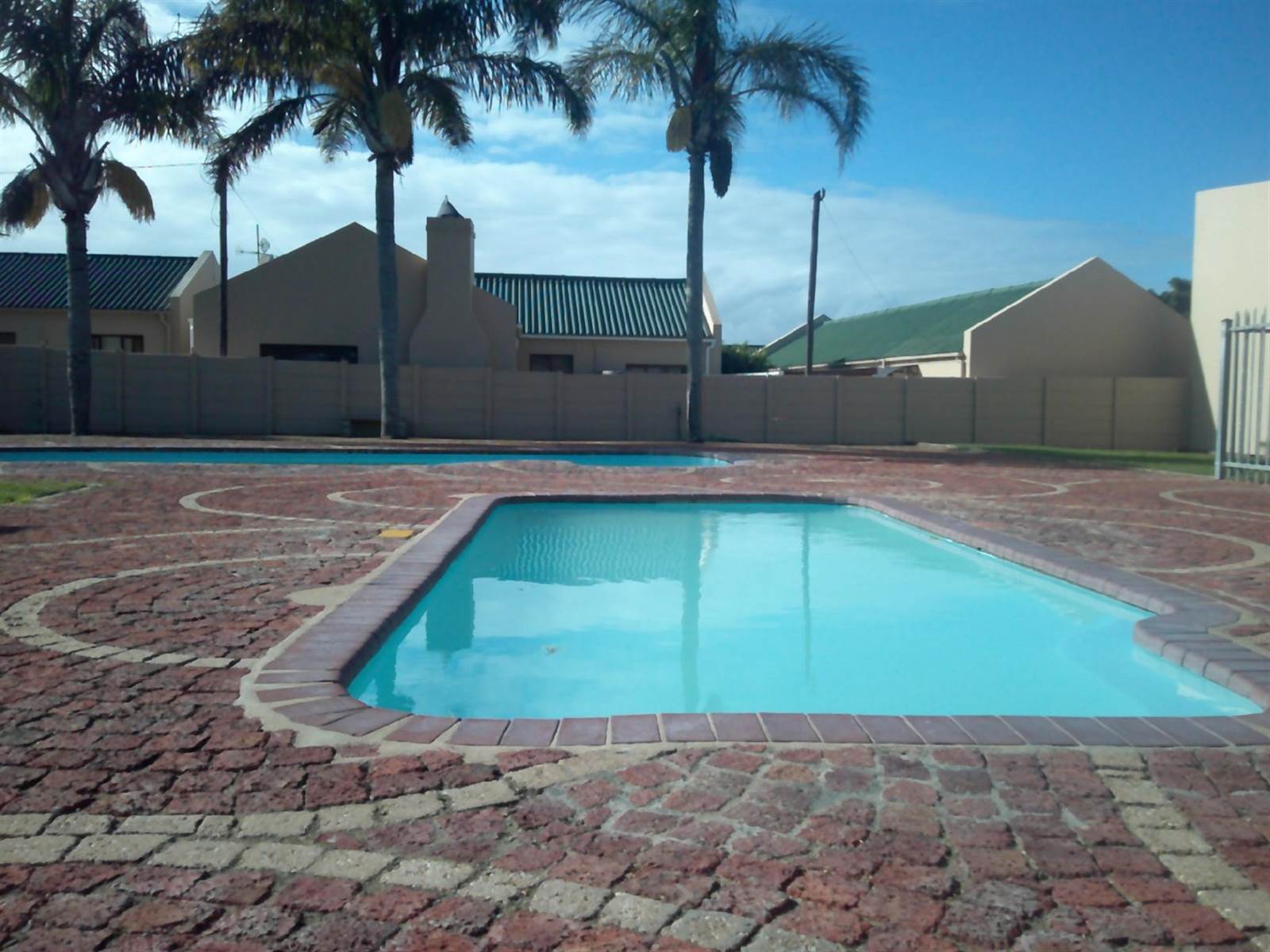 3 Bed Townhouse in Stilbaai photo number 14