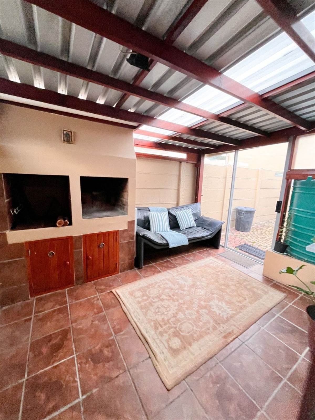 3 Bed Townhouse in Stilbaai photo number 10