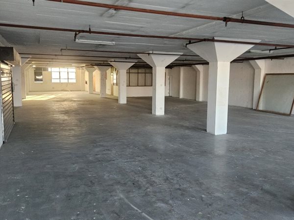 1 500  m² Commercial space